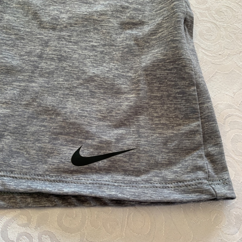 Nike tank top - Picture 2 of 12